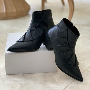 What: Booties 
Brand: Topshop 
Size: European 38